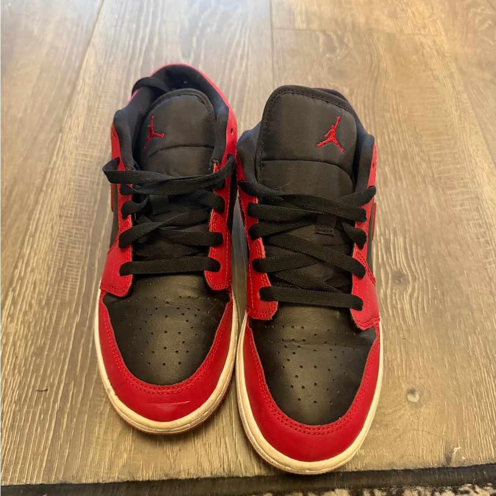 Jordan Kids Red and Black Low-Top Sneakers